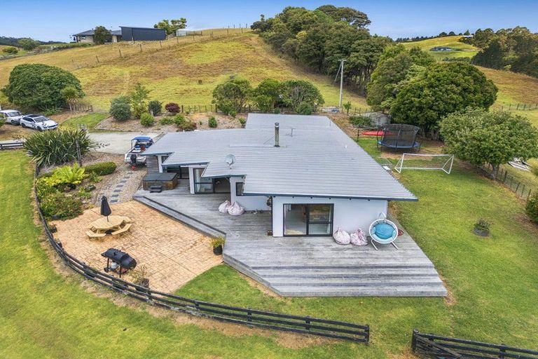 Photo of property in 436 Kanohi Road, Kaukapakapa, 0873