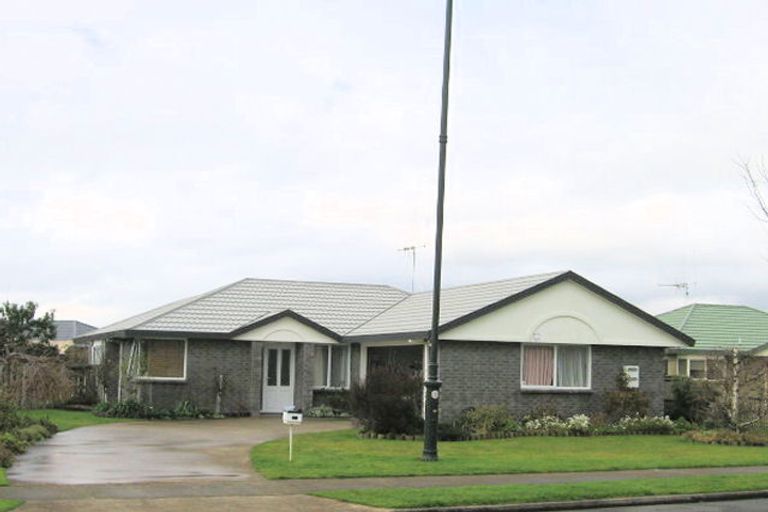 Photo of property in 25 Farnborough Drive, Nawton, Hamilton, 3200