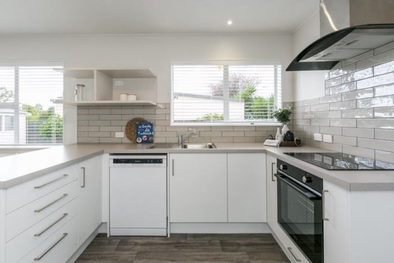 Photo of property in 46 Anderson Road, Taradale, Napier, 4112