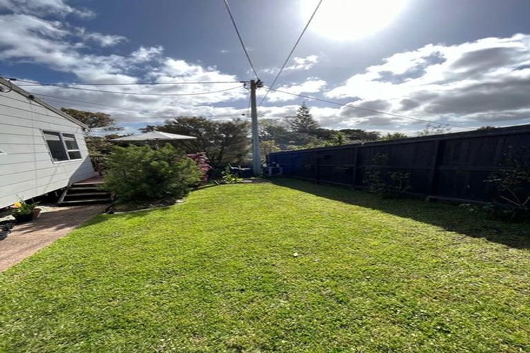 Photo of property in 25 Tawa Road, Te Atatu Peninsula, Auckland, 0610
