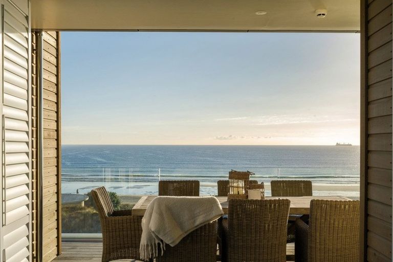 Photo of property in 154 Marine Parade, Mount Maunganui, 3116