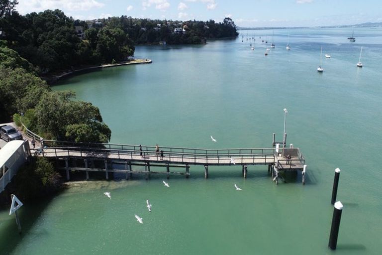 Photo of property in 101 Island Bay Road, Beach Haven, Auckland, 0626