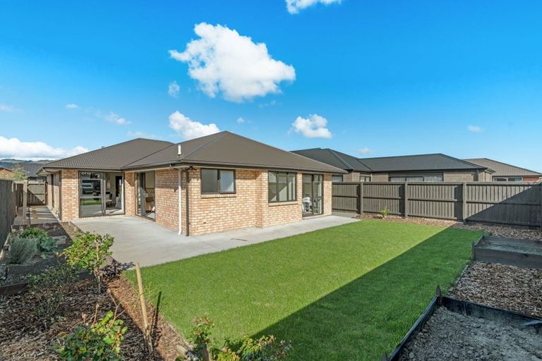 Photo of property in 16 Helen Place, Halswell, Christchurch, 8025