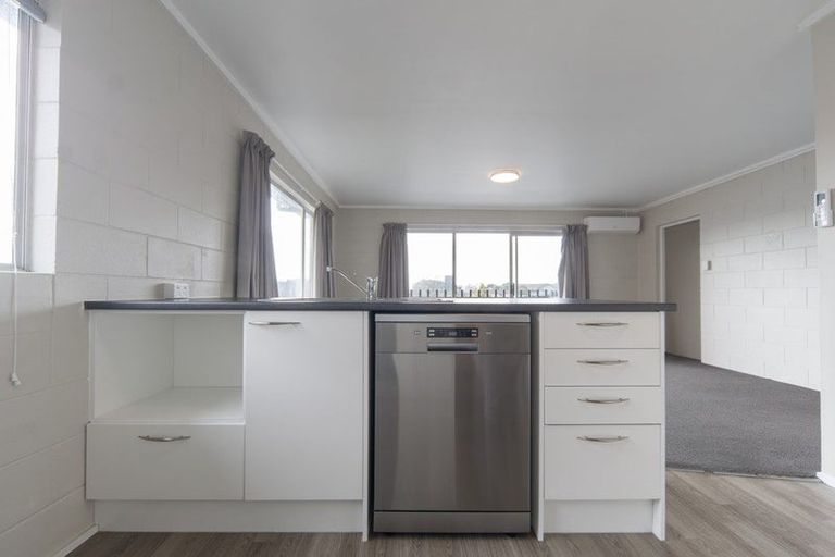 Photo of property in 1/2 Ruakiwi Road, Hamilton Lake, Hamilton, 3204