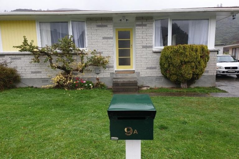 Photo of property in 9a Helvetia Grove, Naenae, Lower Hutt, 5011
