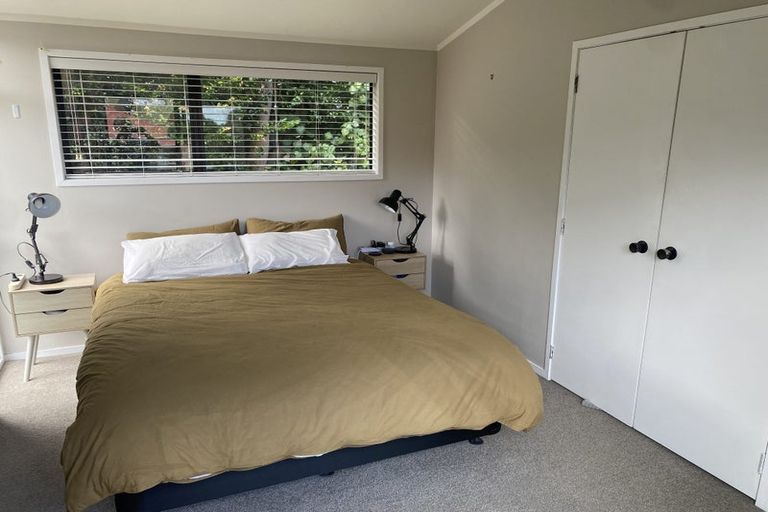 Photo of property in 1/20 Colonial Road, Birkenhead, Auckland, 0626