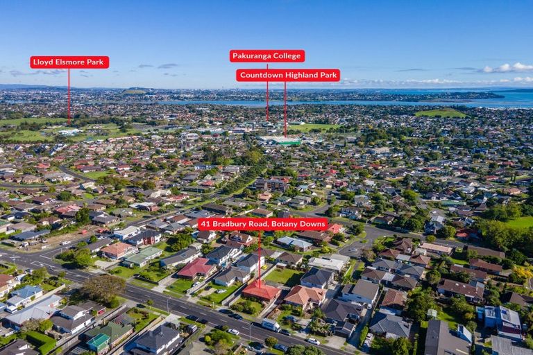 Photo of property in 41 Bradbury Road, Botany Downs, Auckland, 2010