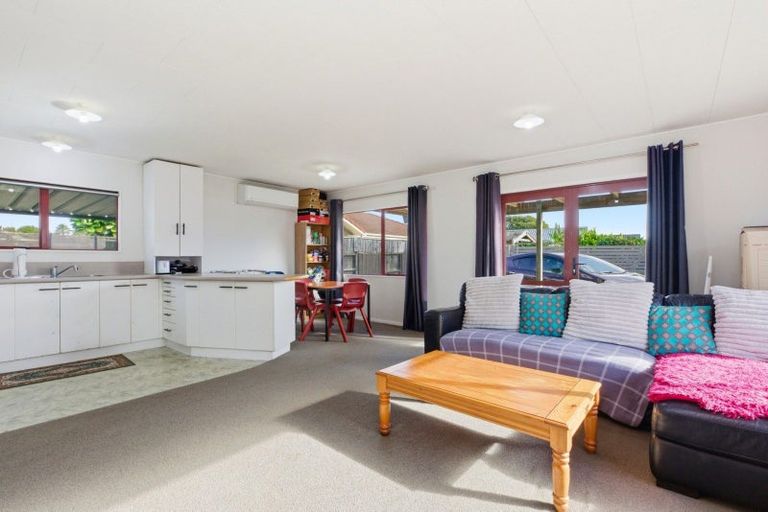 Photo of property in 13b Emery Place, Papamoa Beach, Papamoa, 3118