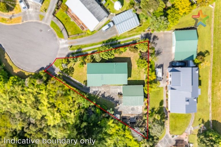 Photo of property in 22 Whitechapel Grove, Stokes Valley, Lower Hutt, 5019