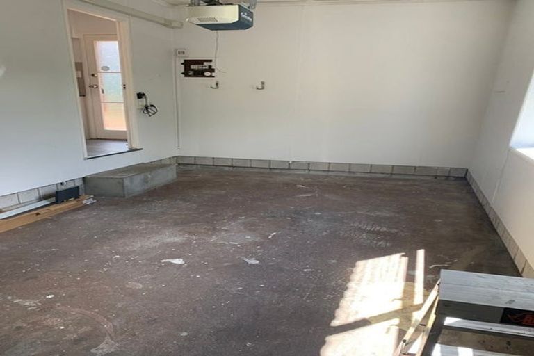 Photo of property in 1/190 Queen Street, Northcote Point, Auckland, 0627