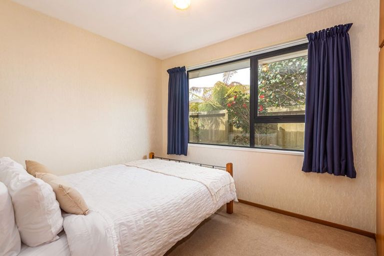 Photo of property in 33 Englefield Road, Belfast, Christchurch, 8051