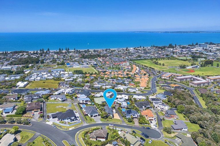 Photo of property in 12 Ascot Way, Orewa, 0931
