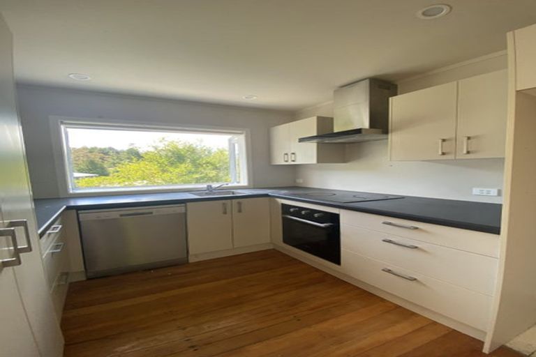 Photo of property in 70 Eskdale Road, Birkdale, Auckland, 0626