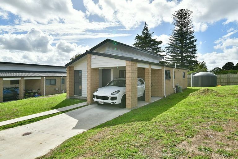 Photo of property in 16 Taupata Lane, Helensville, 0800