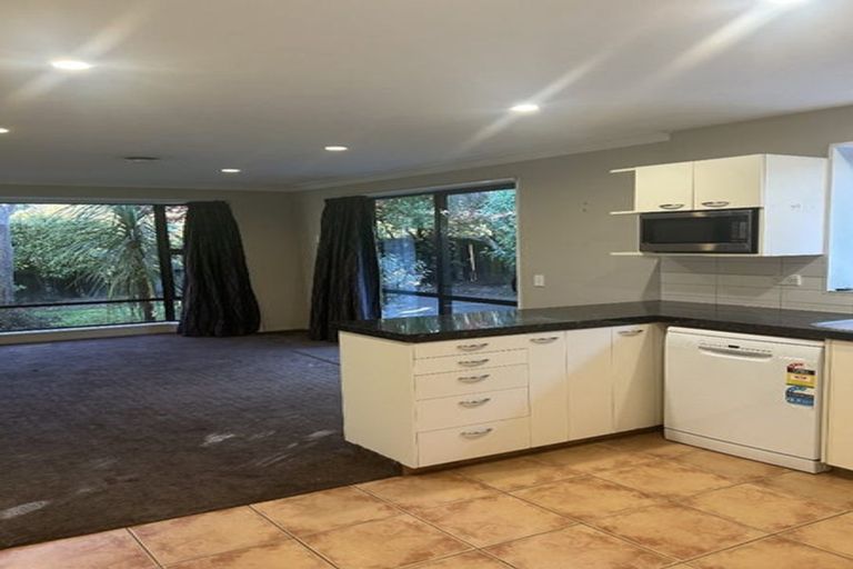 Photo of property in 34 Regency Crescent, Redwood, Christchurch, 8051