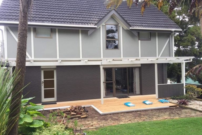 Photo of property in 2/42 Tree View Avenue, Glenfield, Auckland, 0629