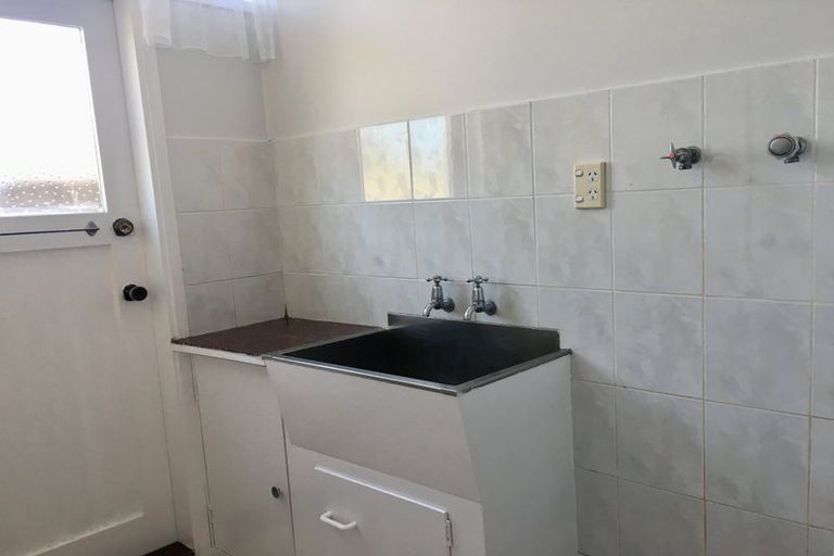 Photo of property in 109 Sylvan Avenue, Northcote, Auckland, 0627