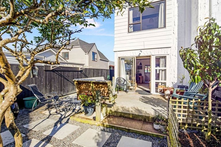 Photo of property in 20f5 Frankmoore Avenue, Johnsonville, Wellington, 6037