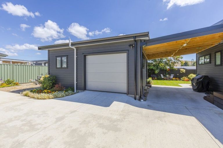 Photo of property in 3 Russell Street, Otane, 4202