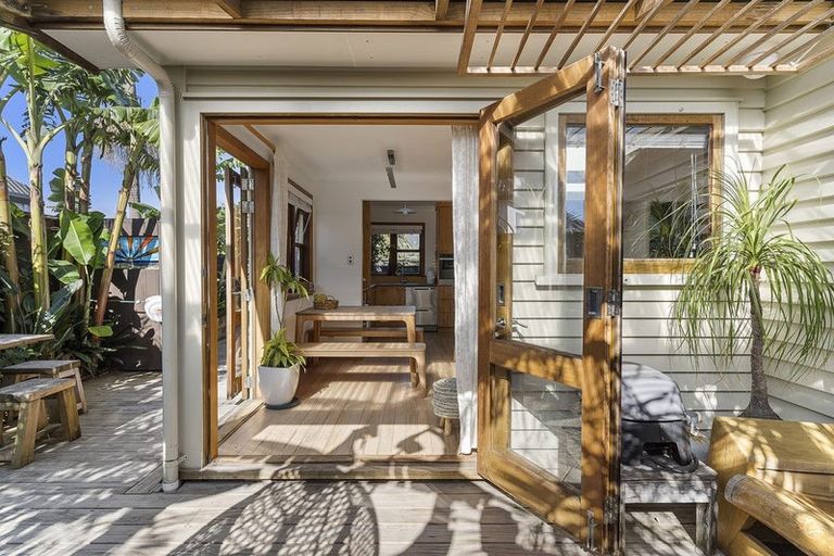 Photo of property in 49 Oceanview Road, Mount Maunganui, 3116