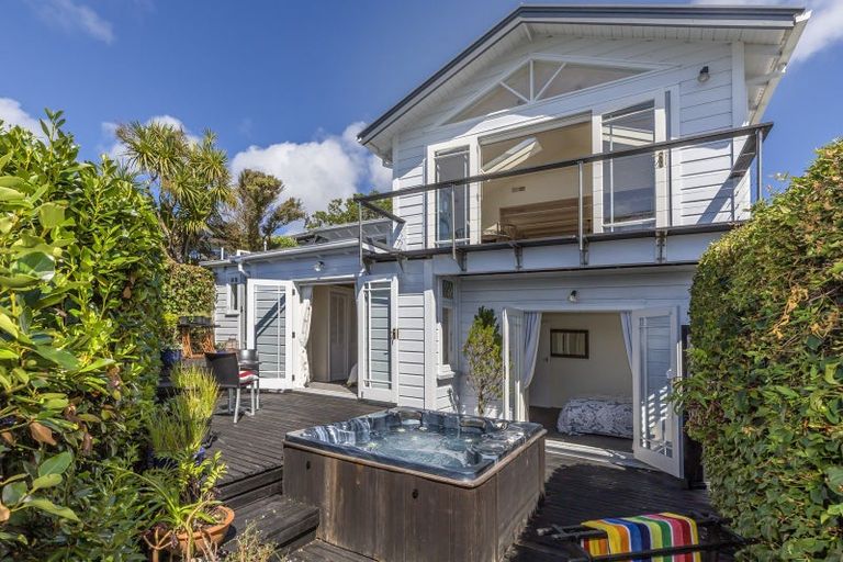 Photo of property in 75 Karepa Street, Brooklyn, Wellington, 6021