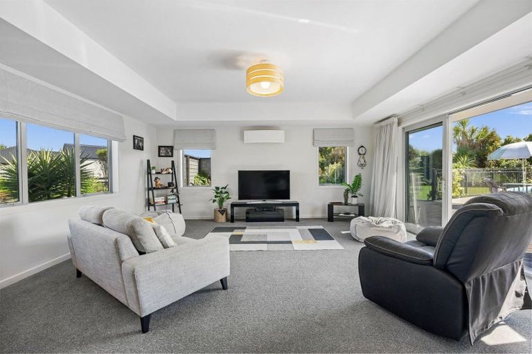 Photo of property in 6 Summerfield Way, Parahaki, Whangarei, 0112