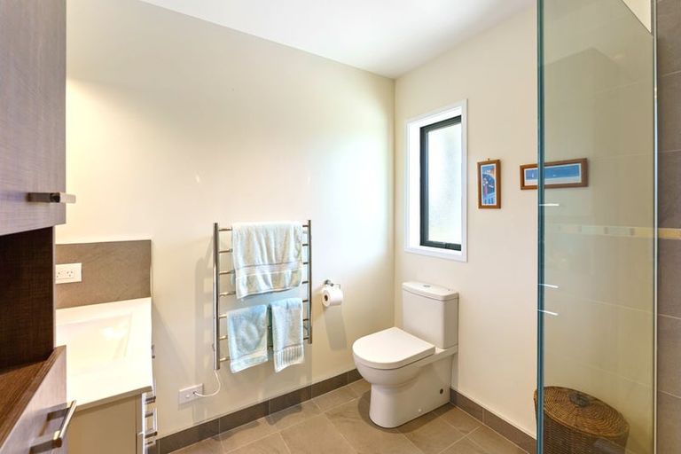 Photo of property in 34 Titoki Road, Waikanae Beach, Waikanae, 5036