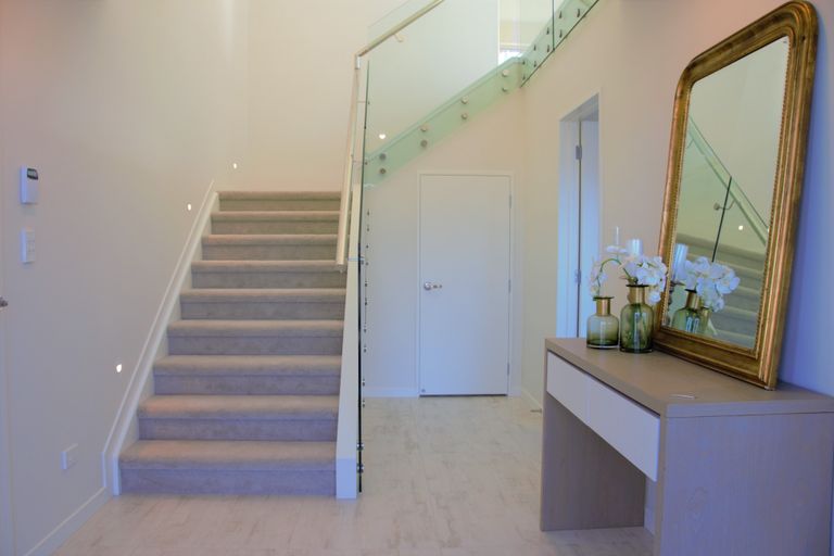 Photo of property in 98 Godfrey Drive, Orewa, 0931