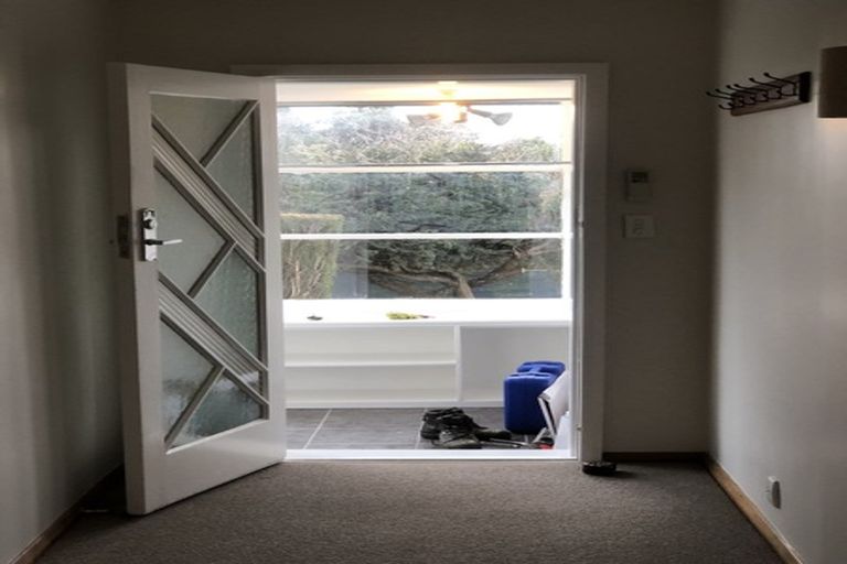 Photo of property in 54 Horokiwi Road West, Newlands, Wellington, 6037