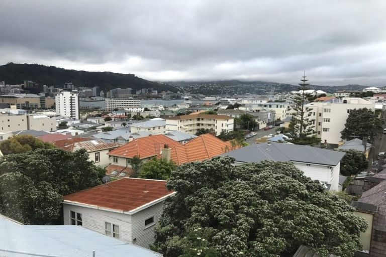 Photo of property in 16/4f Claremont Grove, Mount Victoria, Wellington, 6011