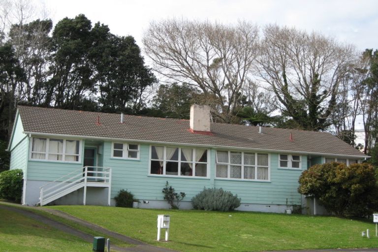 Photo of property in 15-17 Marton Place, Marfell, New Plymouth, 4310