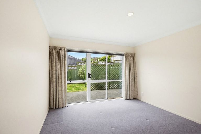 Photo of property in 1 Tombane Terrace, Papakowhai, Porirua, 5024