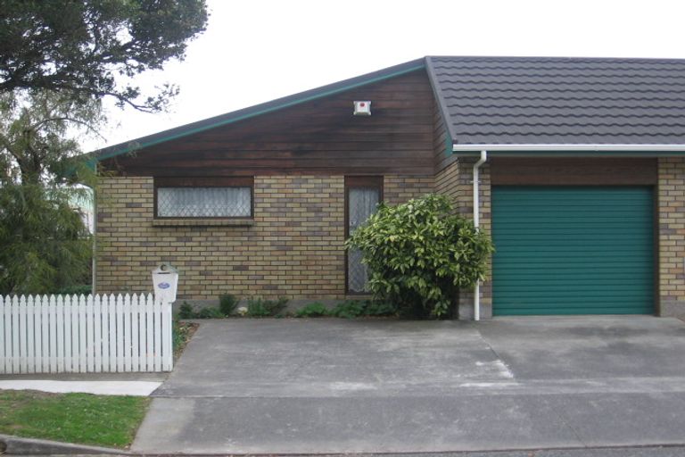Photo of property in 1/3 Durham Crescent, Fairfield, Lower Hutt, 5011