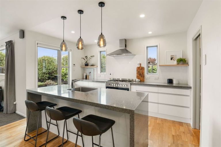 Photo of property in 8 Springwater Avenue, Northwood, Christchurch, 8051