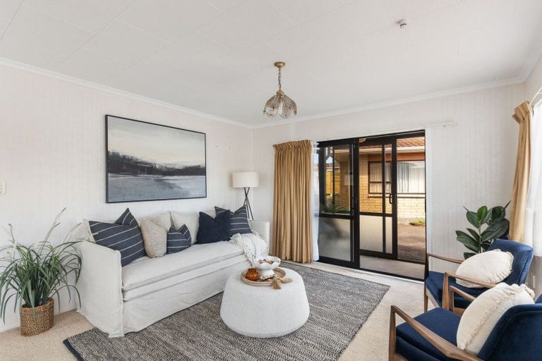 Photo of property in 11 Tukapa Street, Westown, New Plymouth, 4310