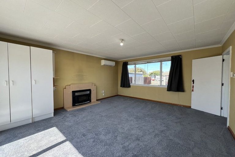 Photo of property in 172 Springs Road, Hornby, Christchurch, 8042