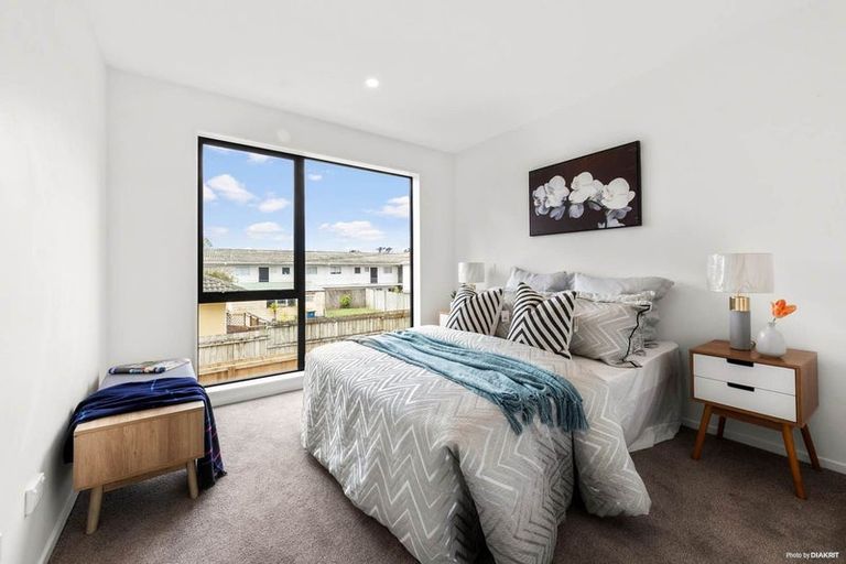 Photo of property in 7c Queen Mary Avenue, New Lynn, Auckland, 0600