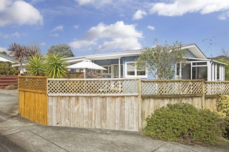 Photo of property in 33 Minaret Drive, Bucklands Beach, Auckland, 2014