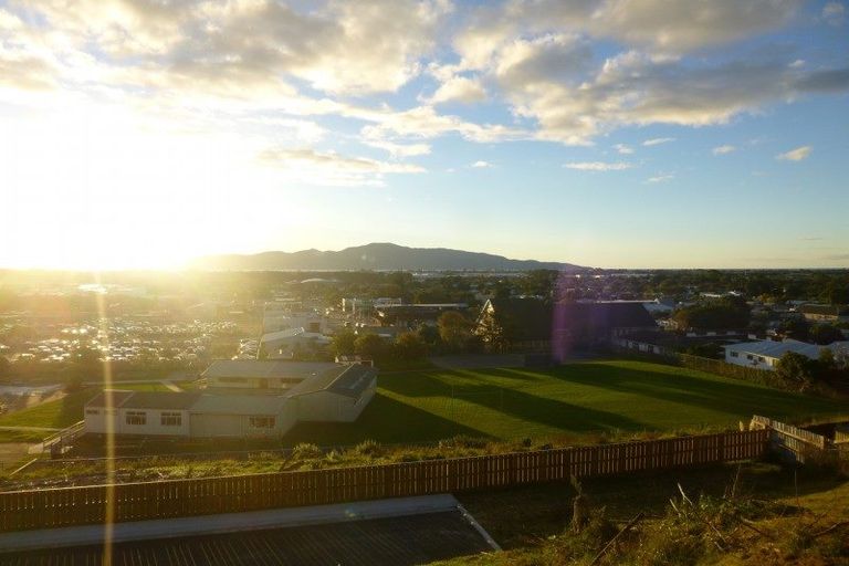 Photo of property in 37 Ruapehu Street, Paraparaumu, 5032