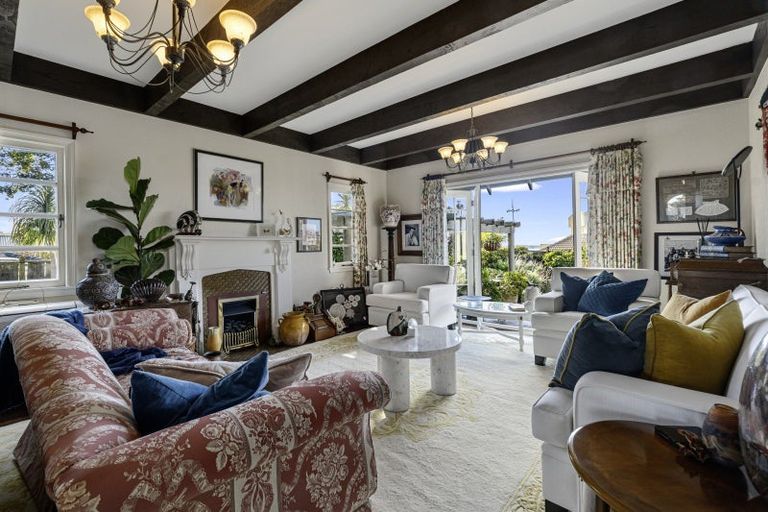 Photo of property in 16 Hinewa Road, Otumoetai, Tauranga, 3110