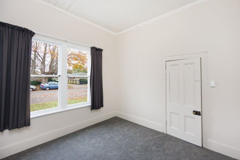 Photo of property in 8 Rolleston Street, Hokowhitu, Palmerston North, 4410