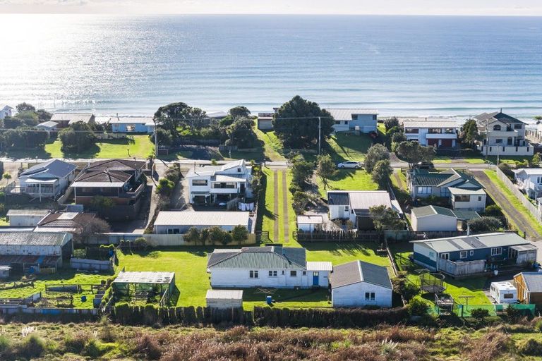 Photo of property in 260 Pukehina Parade, Pukehina, Te Puke, 3189