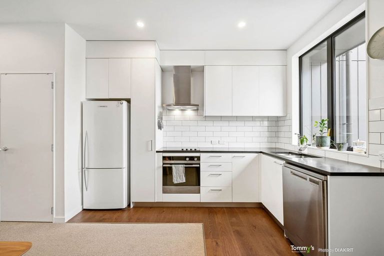 Photo of property in 20u4 Trent Street, Island Bay, Wellington, 6023