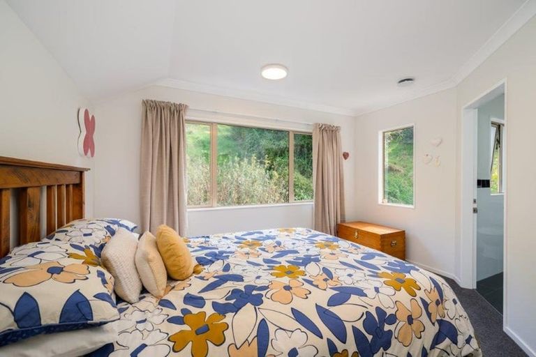Photo of property in 50 Erlestoke Crescent, Churton Park, Wellington, 6037