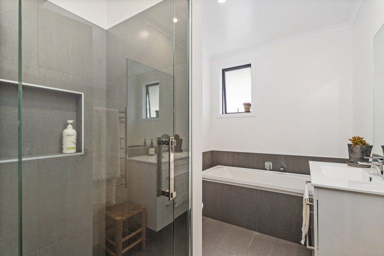 Photo of property in 5 Victoria Street, Coromandel, 3506