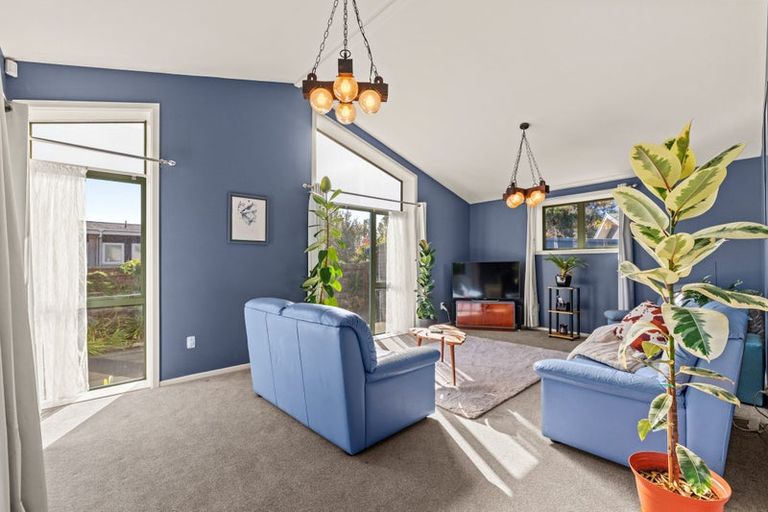 Photo of property in 48 Orrick Crescent, Avondale, Christchurch, 8061