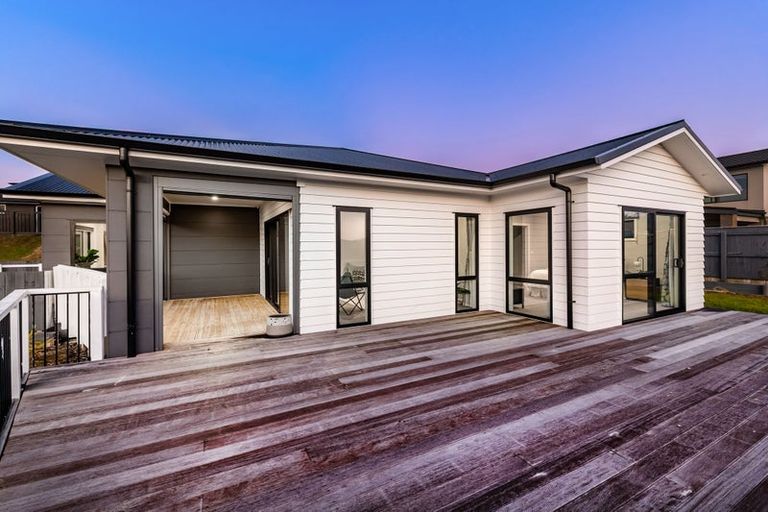 Photo of property in 117 John Burke Drive, Aotea, Porirua, 5024