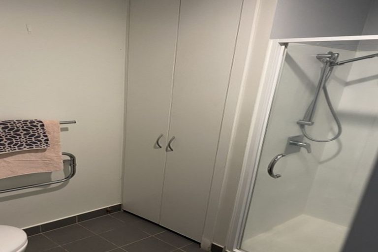 Photo of property in 26 Crompton Road, Massey, Auckland, 0614