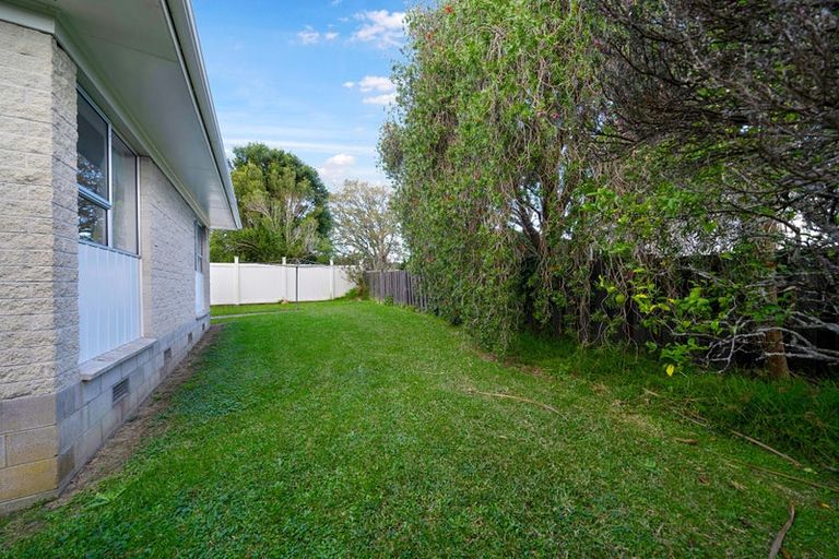 Photo of property in 1/28 Taipari Road, Te Atatu Peninsula, Auckland, 0610