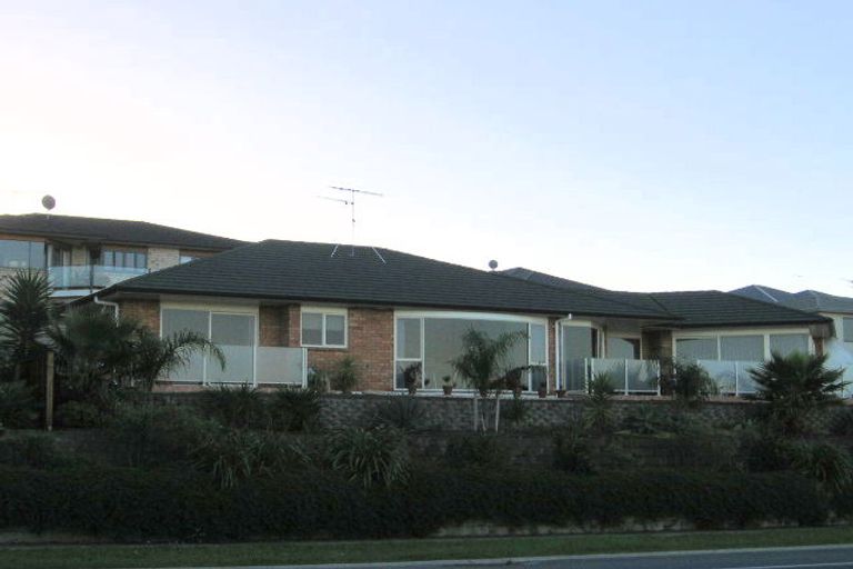 Photo of property in 58 Grand Drive, Orewa, 0931